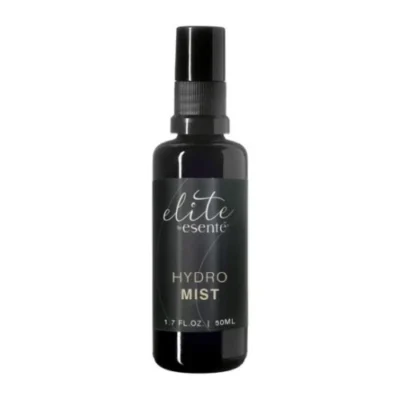 Refreshing face mist spray close-up